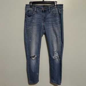 Judy Blue Distressed Stretch Mid-rise jeans 13/31